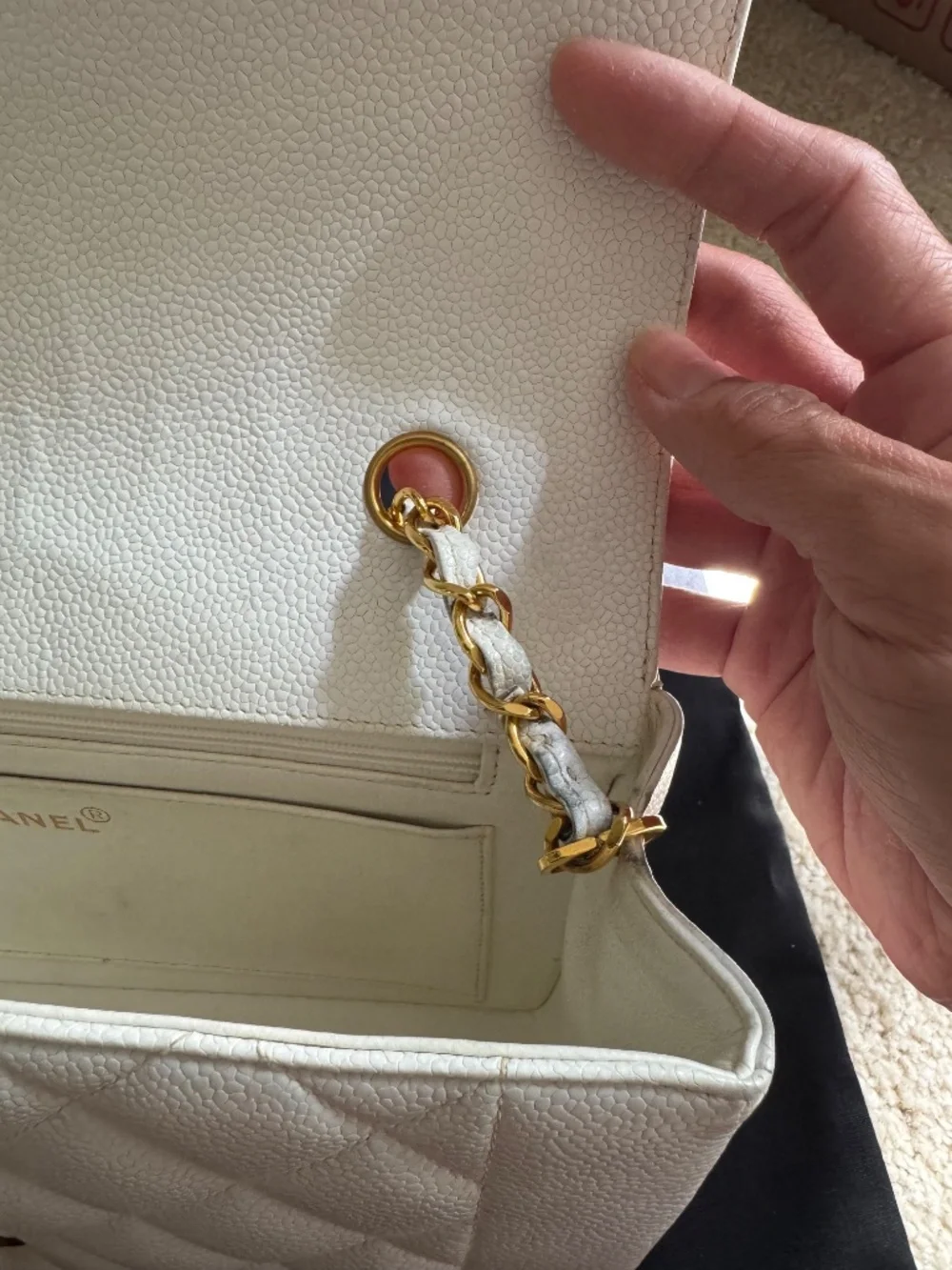 Vintage Medium White Chanel Diana Caviar